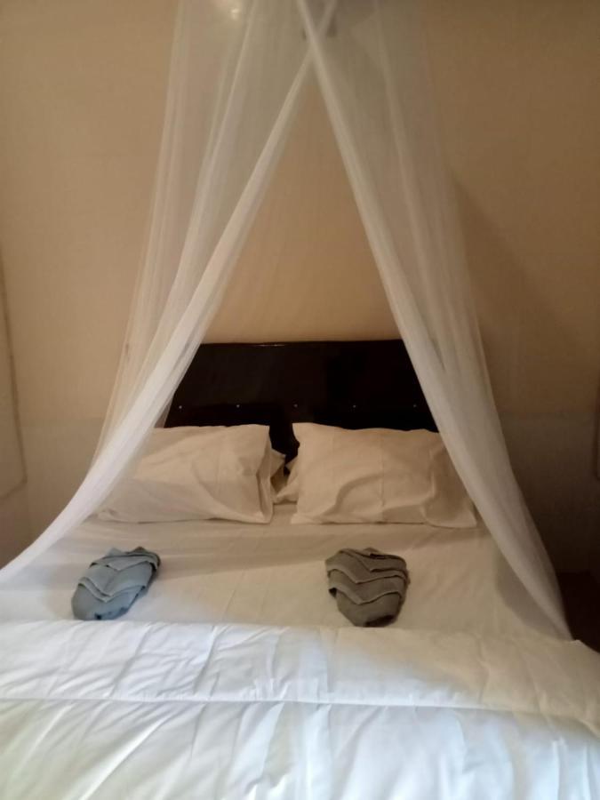 Black Sweet Bungalow Gili Air Exteriör bild